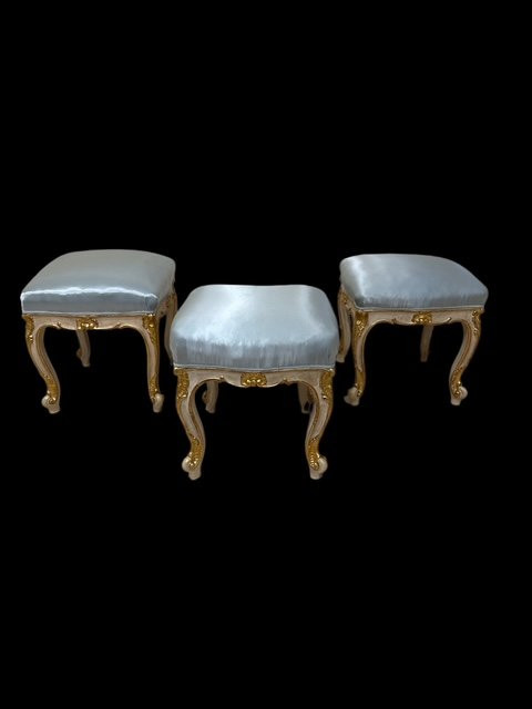 Three Lacquered And Gilt Stools-photo-2