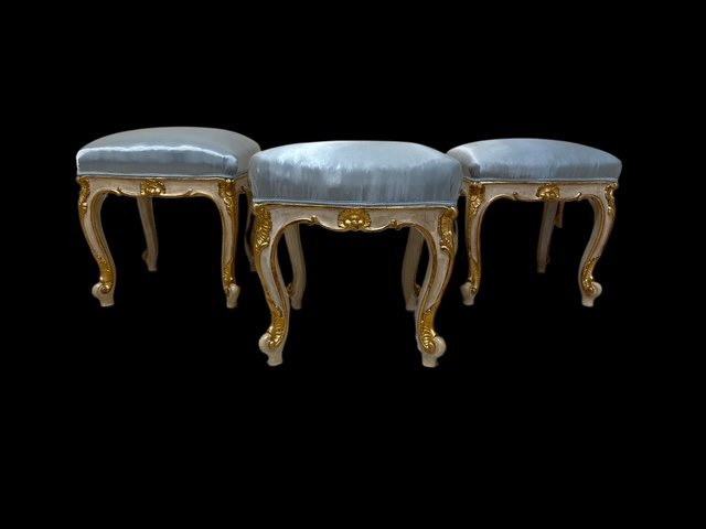 Three Lacquered And Gilt Stools-photo-6