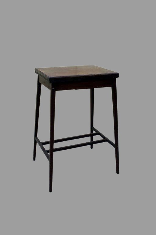 Petite table ouvrante
