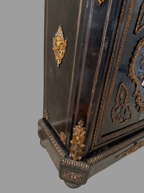 Sideboard With Semi-precious Stones -photo-8