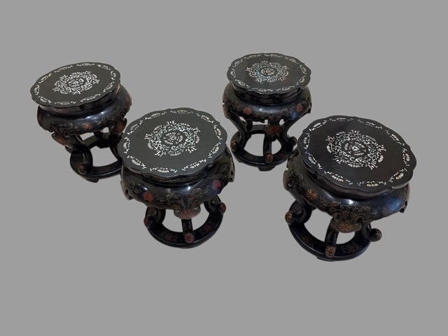 Table avec tabourets oriental-photo-7