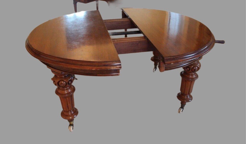 Round Mahogany Table, Victorian Period-photo-3