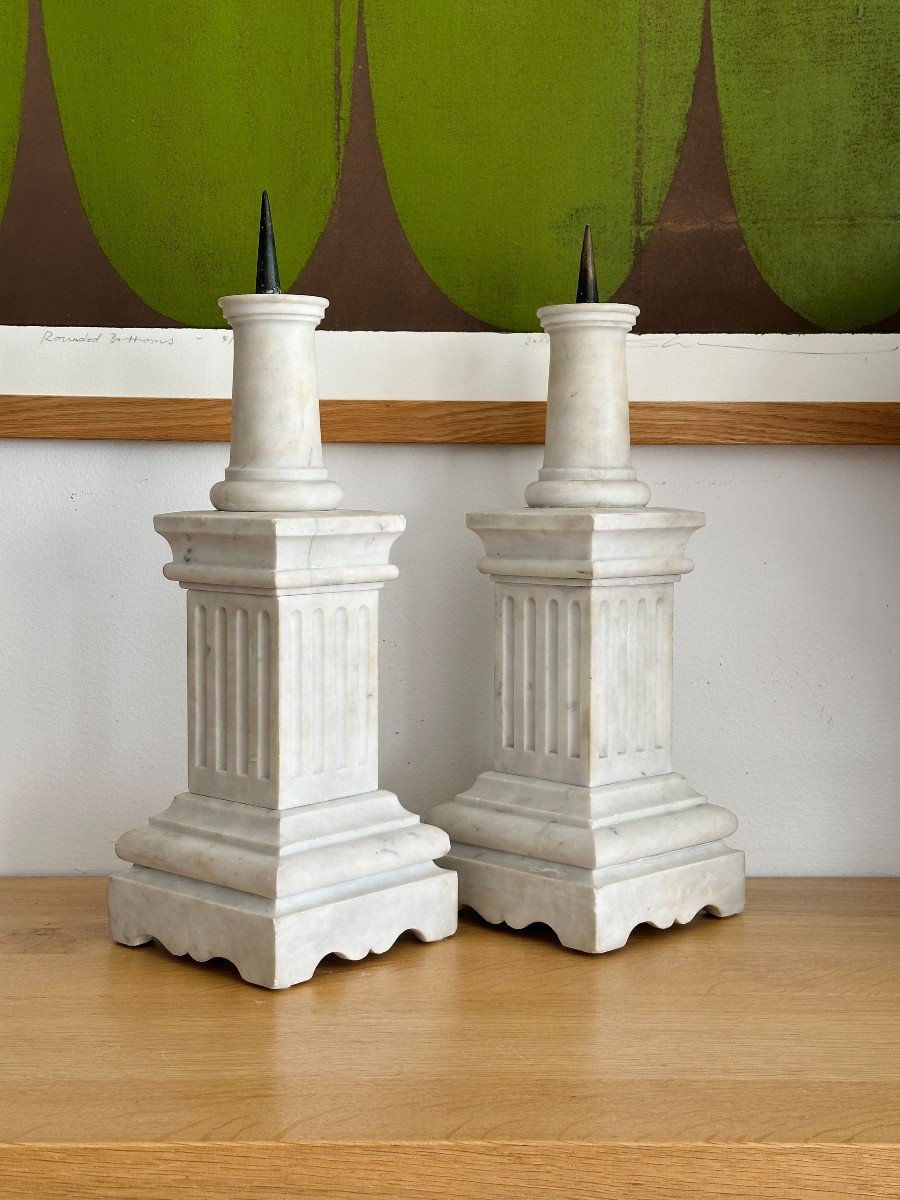 Pair Of Candlesticks On Fluted Base - White Marble-photo-2