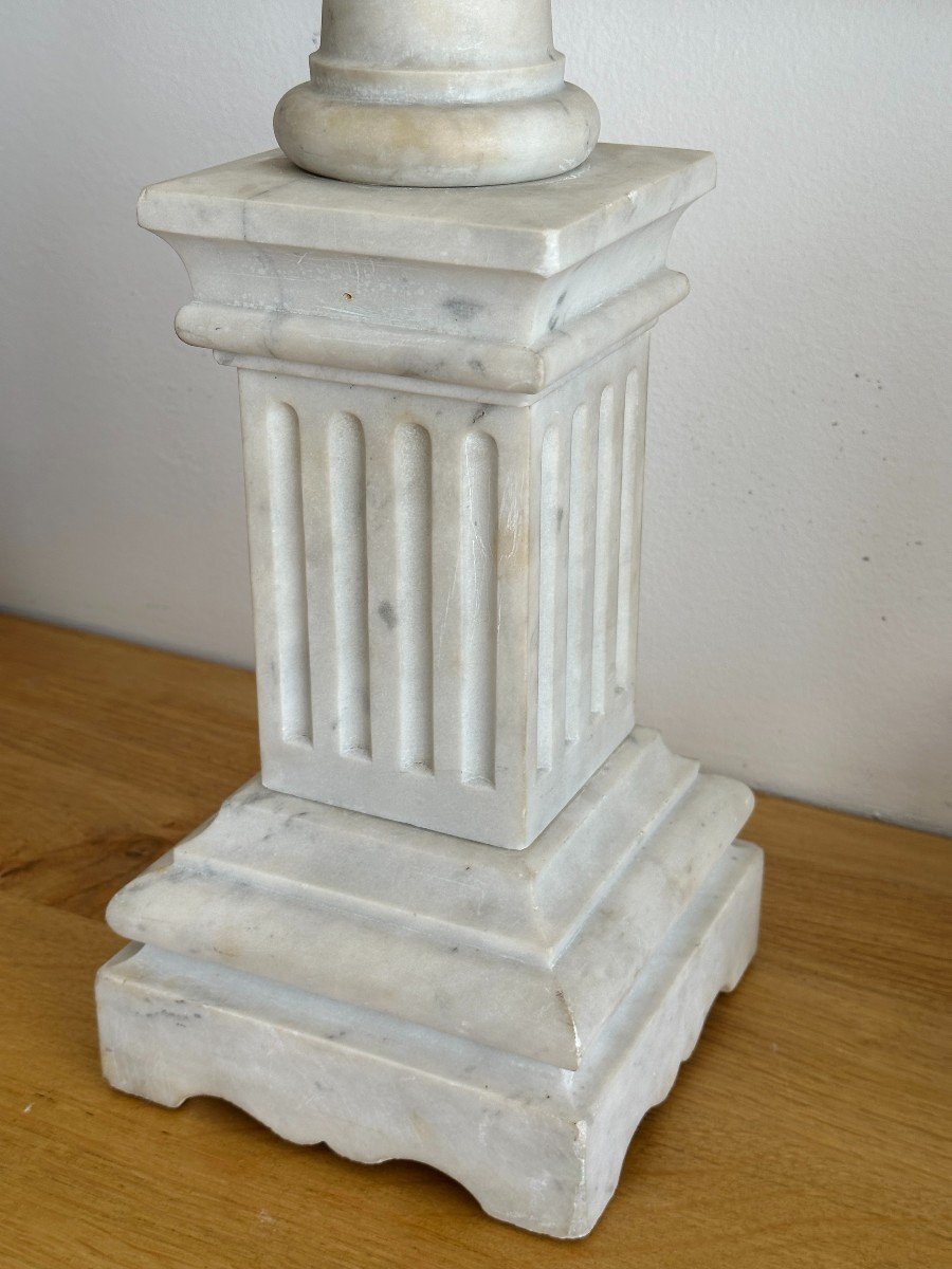 Pair Of Candlesticks On Fluted Base - White Marble-photo-4
