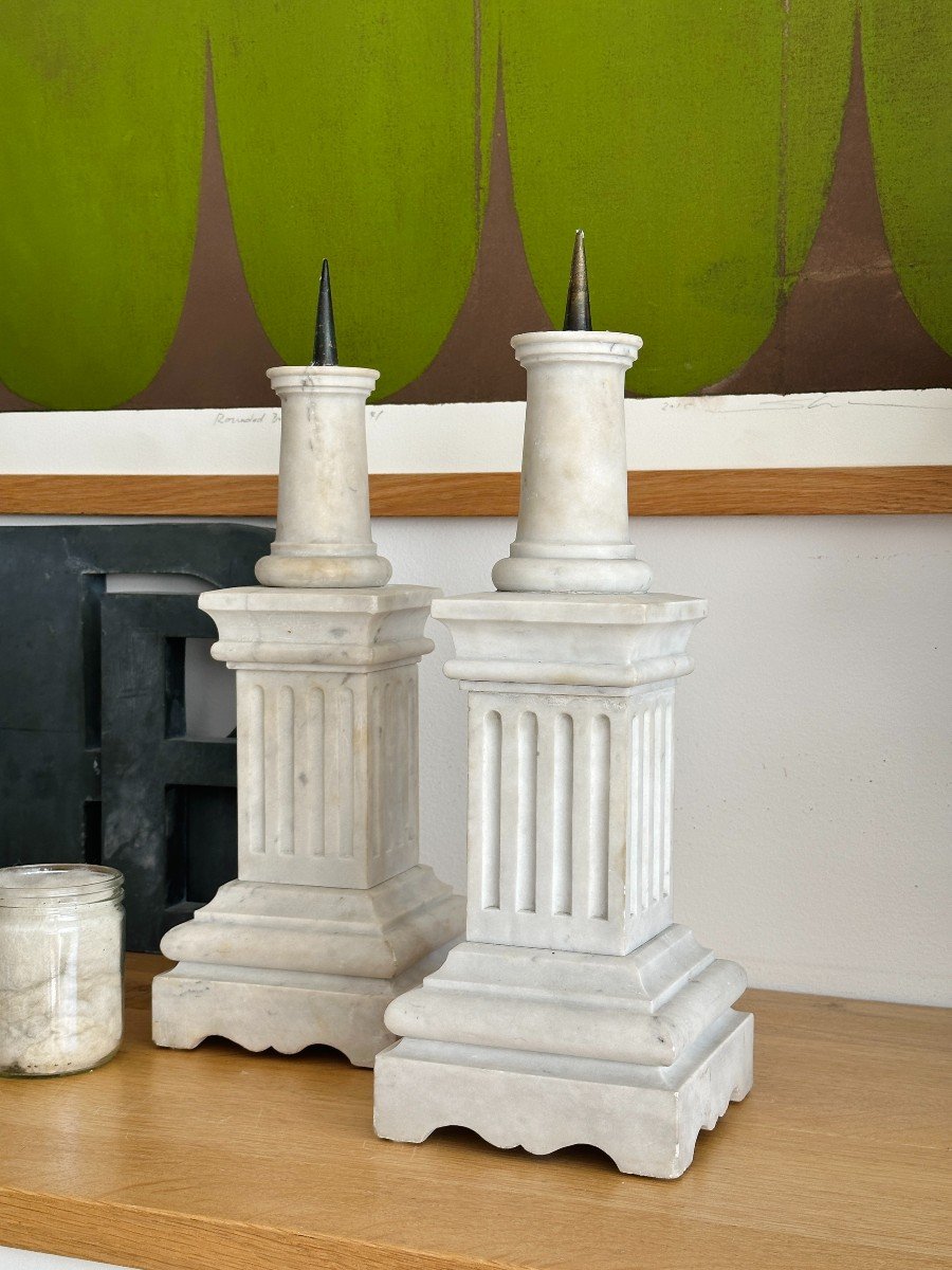 Pair Of Candlesticks On Fluted Base - White Marble-photo-7