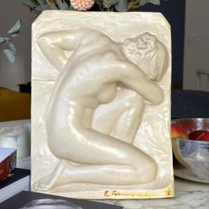 Crouching Nude Woman - Beige Glazed Ceramic Relief - émile Fernand-dubois