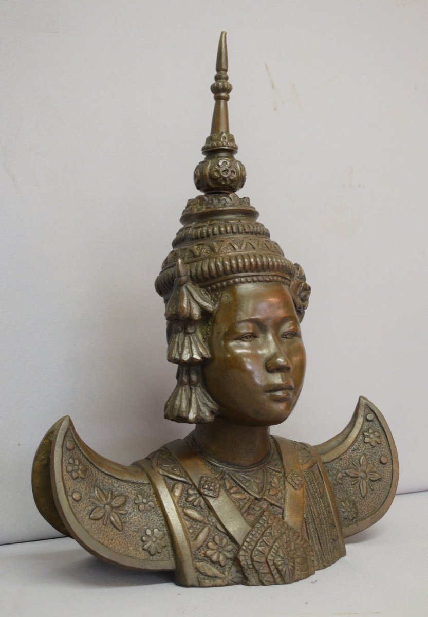 Grand Buste De Danseuse Cambodgienne En Bronze-photo-3