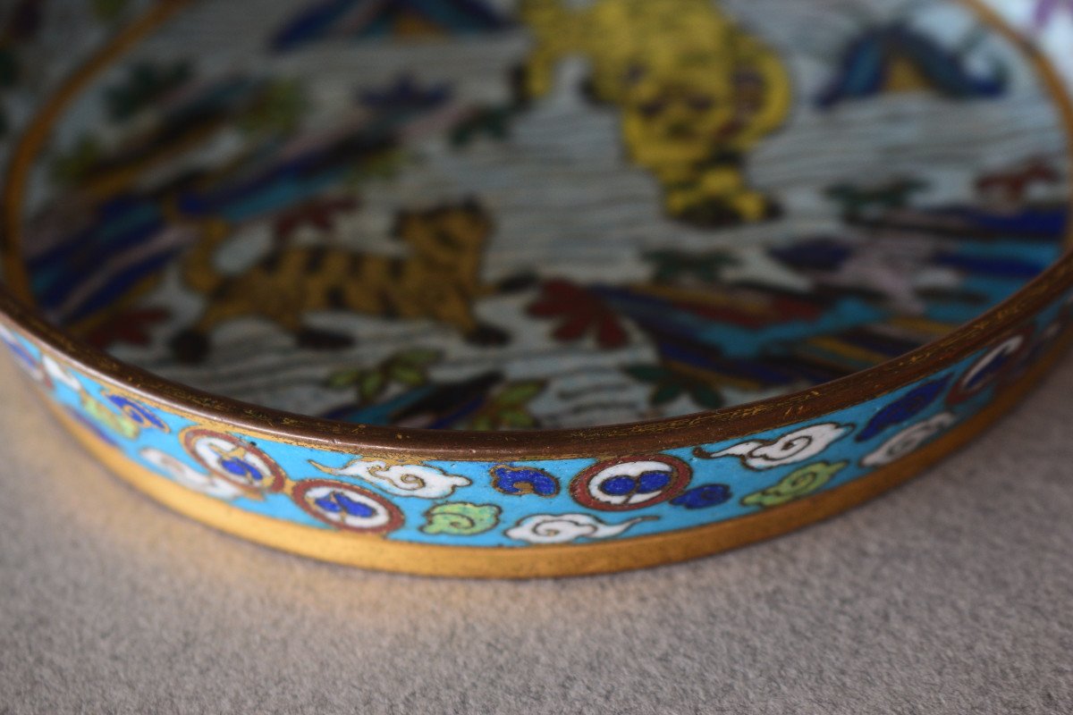 China Small Dish In Polychrome Cloisonne Enamels-photo-1