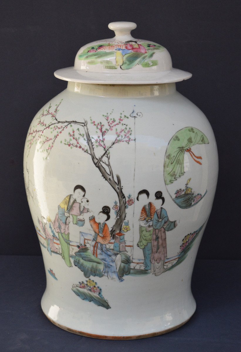  Chine: Potiche Couverte En Porcelaine Polychrome Aux Emaux De La Famille Rose -photo-3
