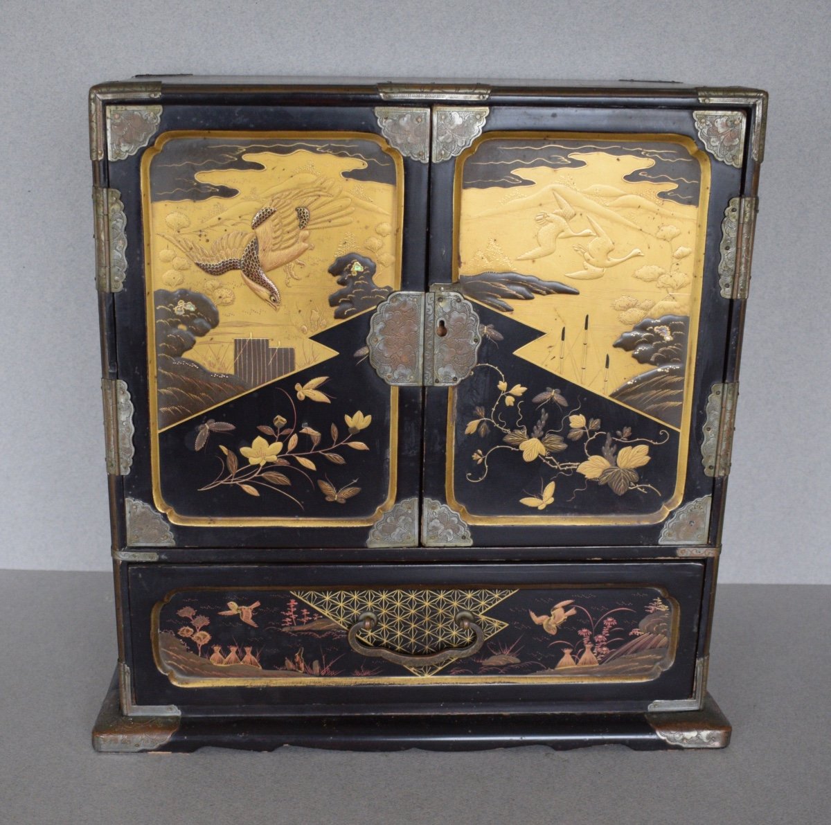 Meiji Period Japanese Lacquer Cabinet-photo-4