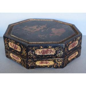 Lacquered Wood Box In Octagonal Shape China XIX Eme Century