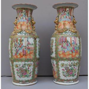 Chine Paire De Grands Vases Aux Emaux De La Famille Rose