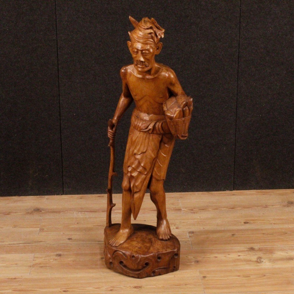 Indian Character Sculpture In Exotic Wood From 20th Century-photo-3