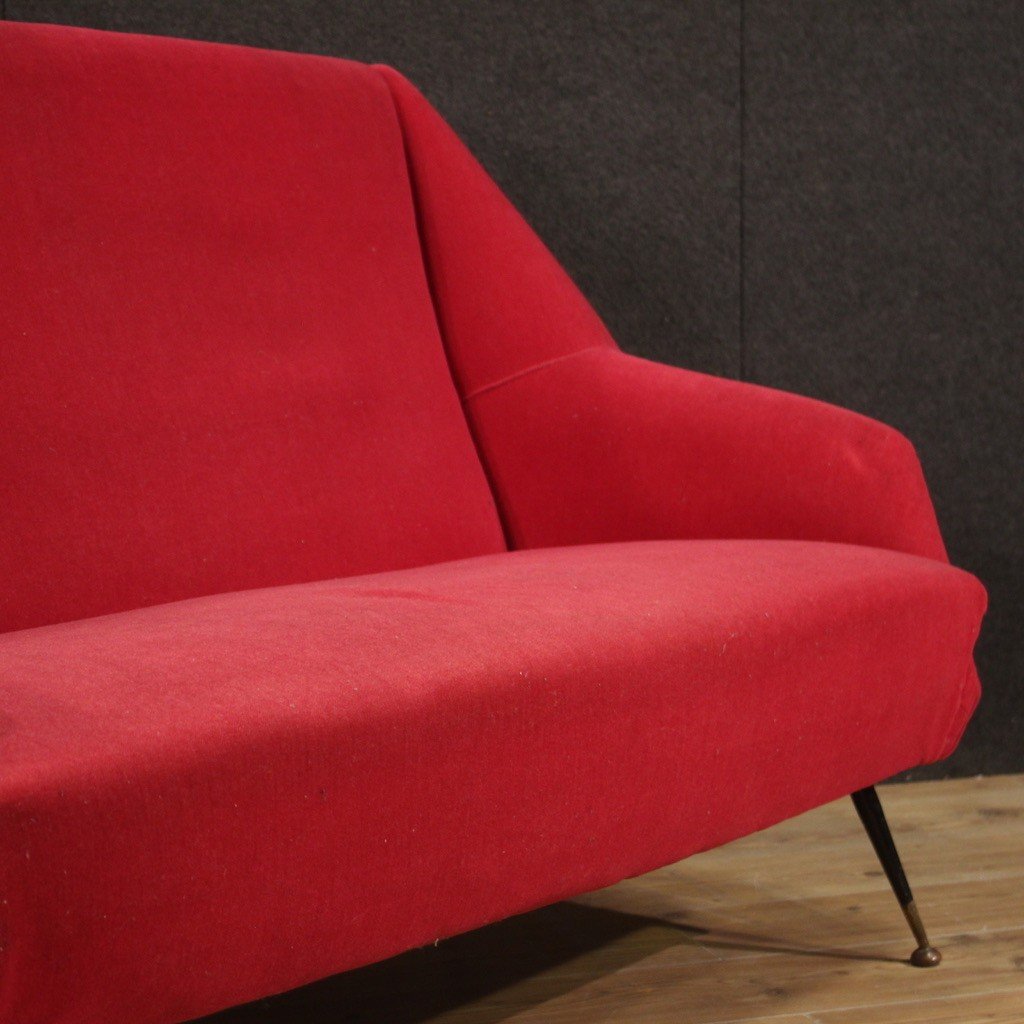 Italian Sofa In Red Velvet From The 60s-photo-3