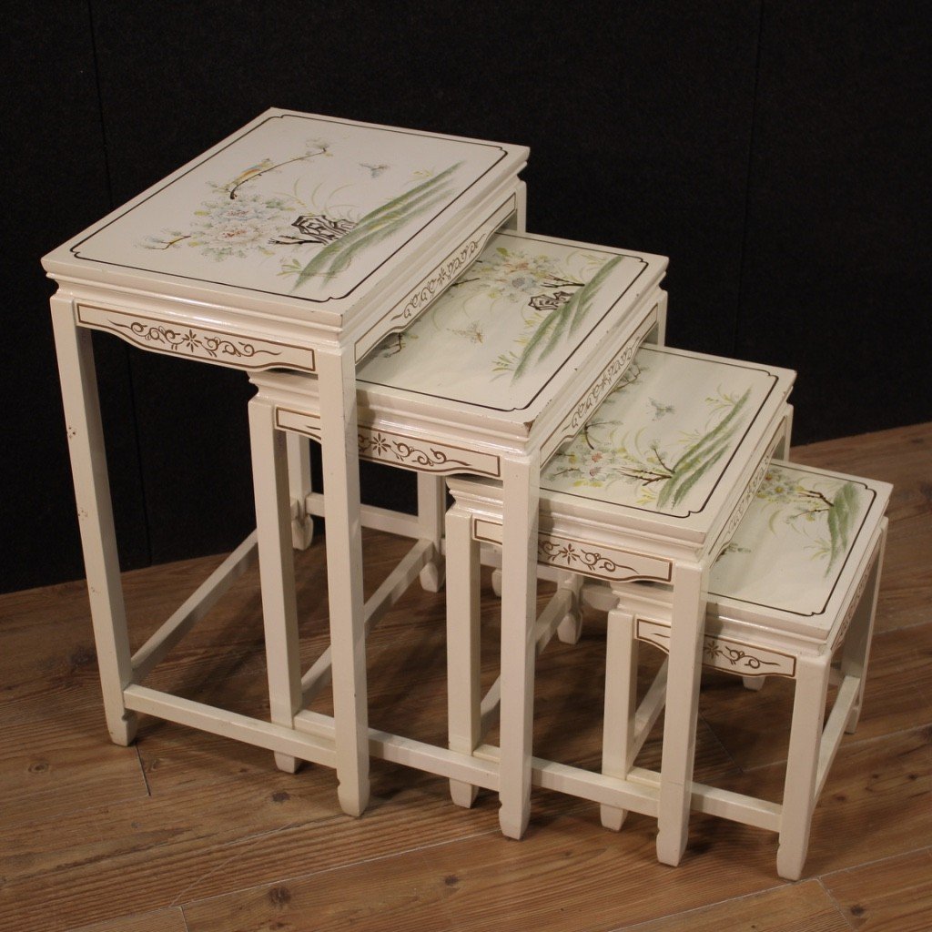 Quatre Tables Basses Françaises En Bois Laqué Et Peint