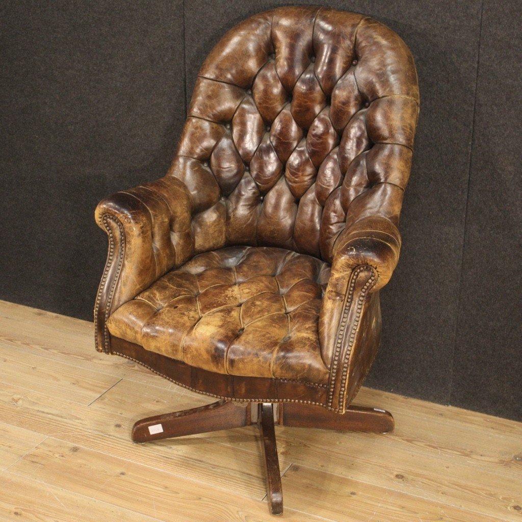 English Leather Armchair From The 20th Century-photo-3