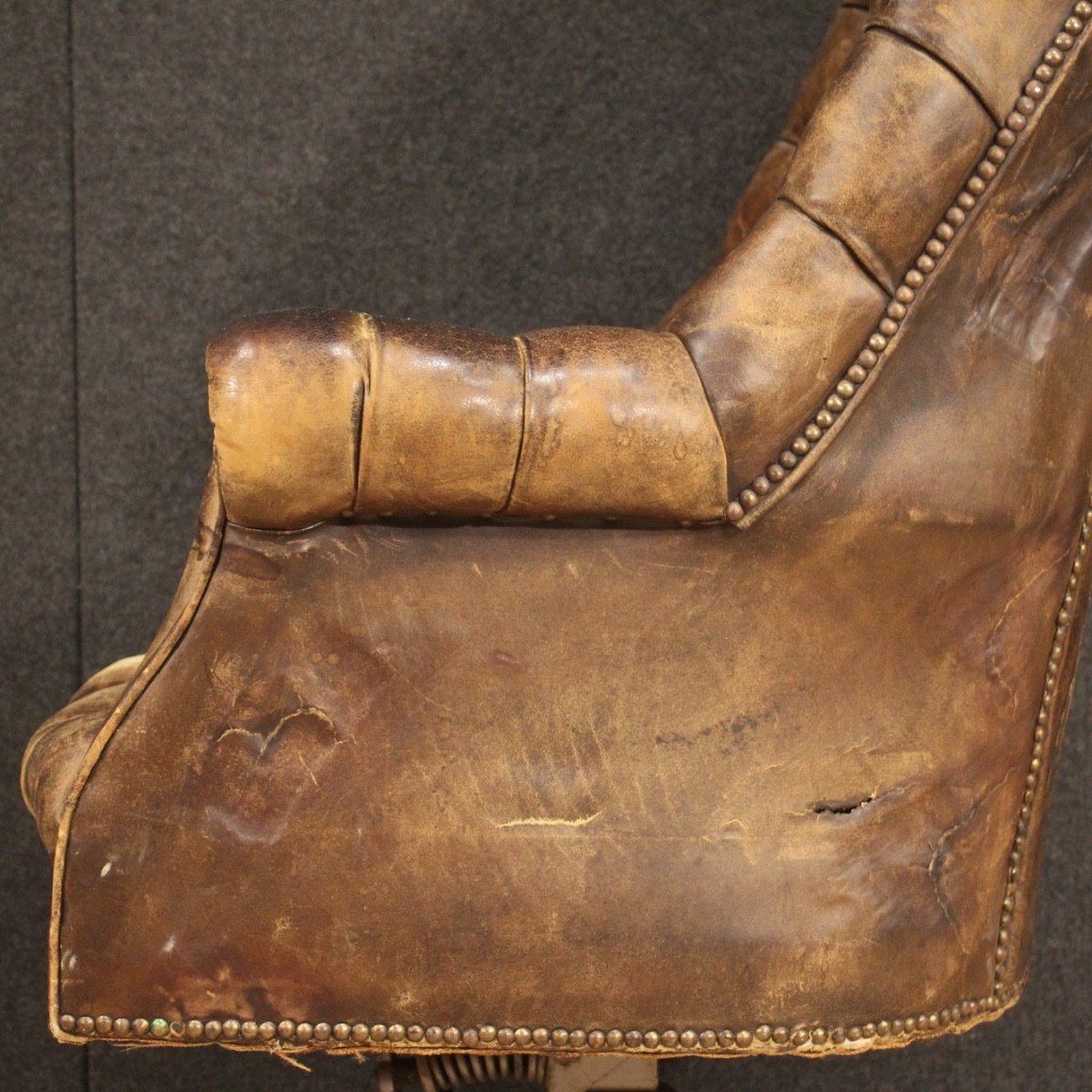 English Leather Armchair From The 20th Century-photo-5