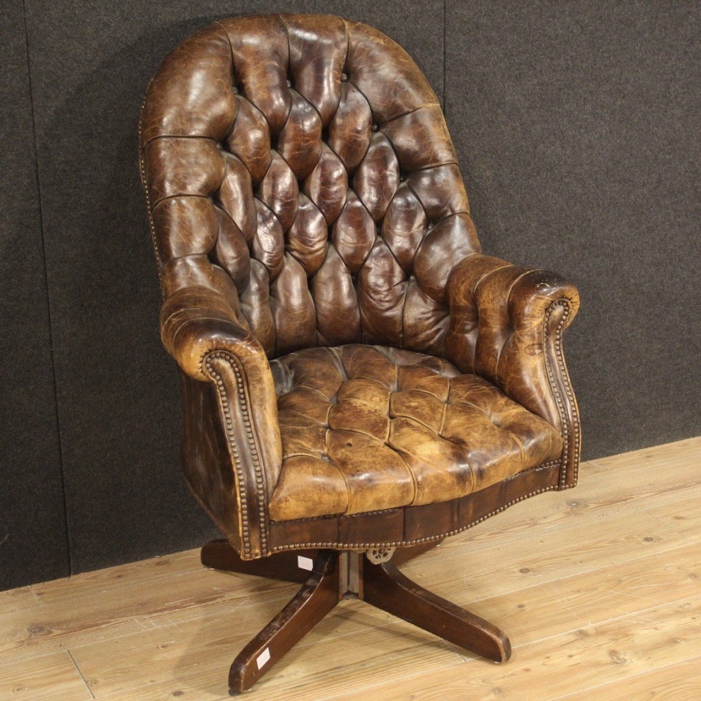 English Leather Armchair From The 20th Century