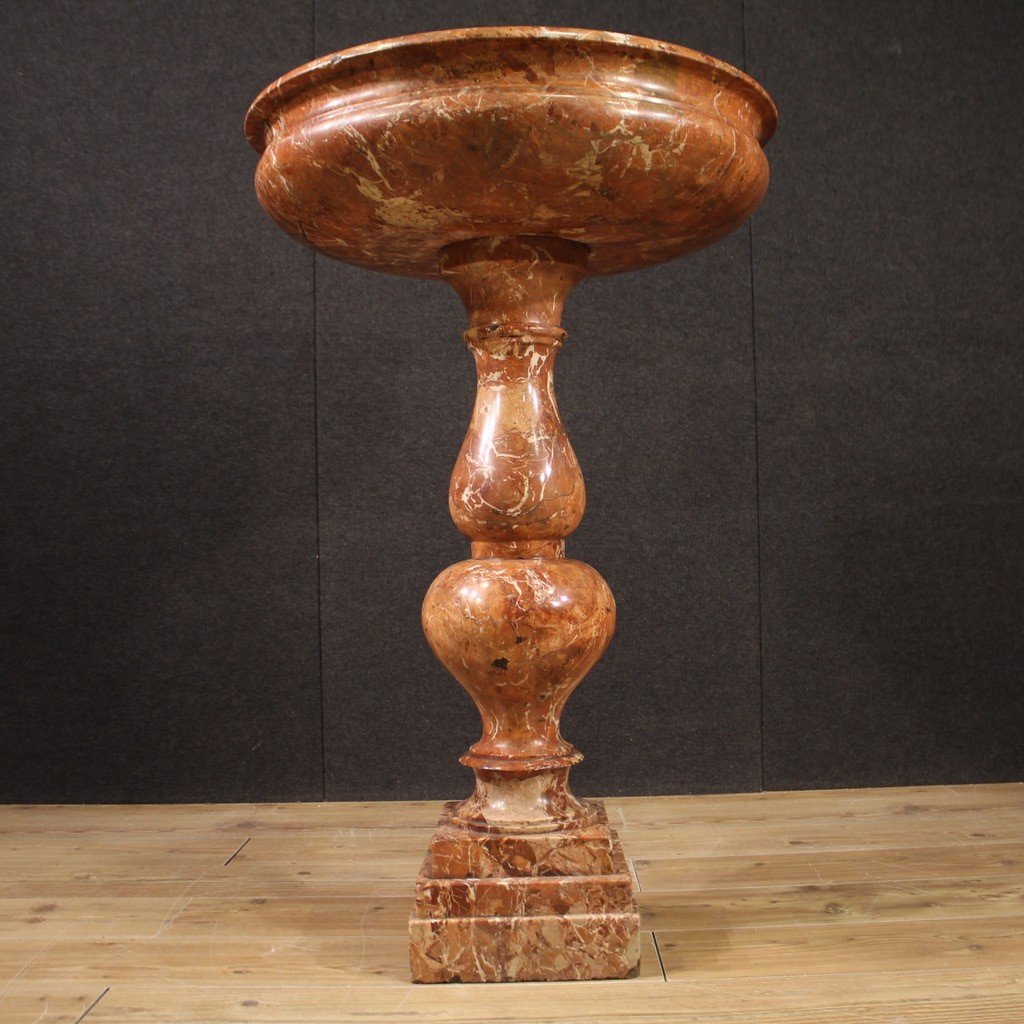 Great 19th Century Italian Red Marble Tub-photo-2