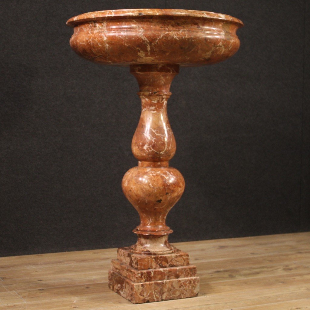 Great 19th Century Italian Red Marble Tub-photo-7