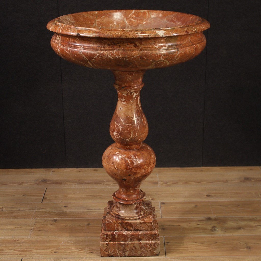 Great 19th Century Italian Red Marble Tub