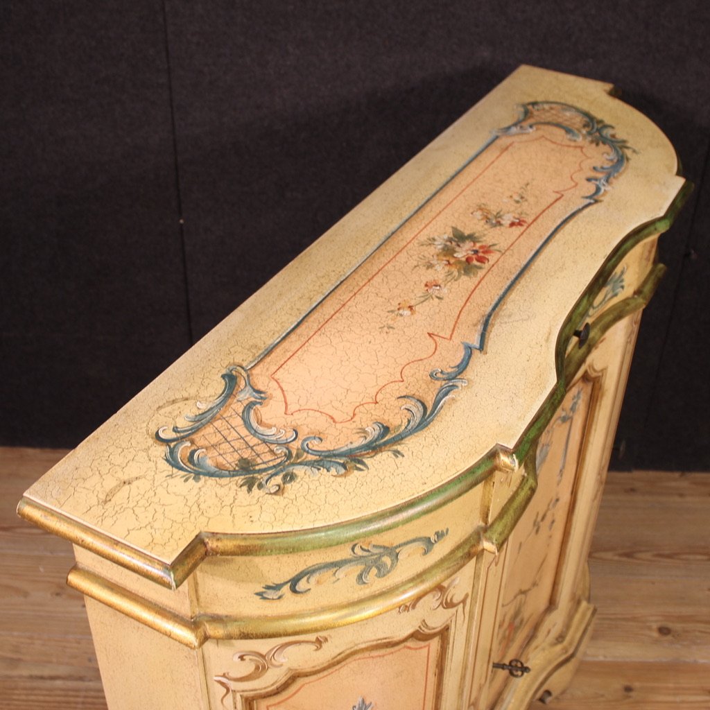 Buffet italien laqué, peint et doré du 20ème siècle-photo-1