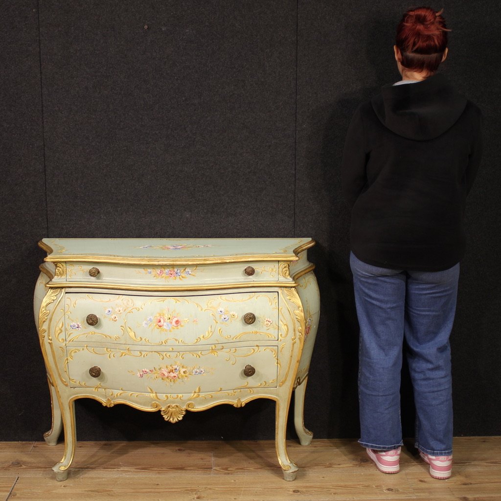 Commode vénitienne laquée, peinte et dorée du 20ème siècle-photo-2