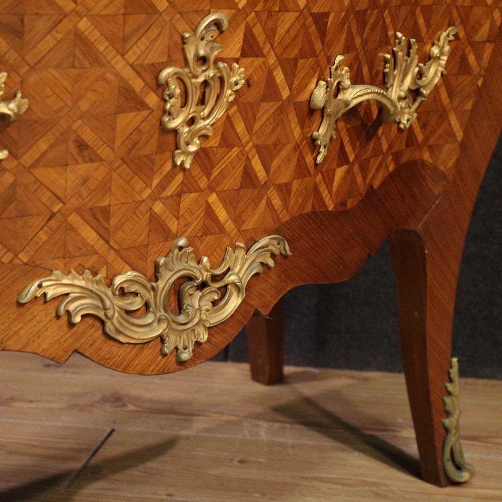 Commode française marquetée avec dessus en marbre du 20ème siècle-photo-7