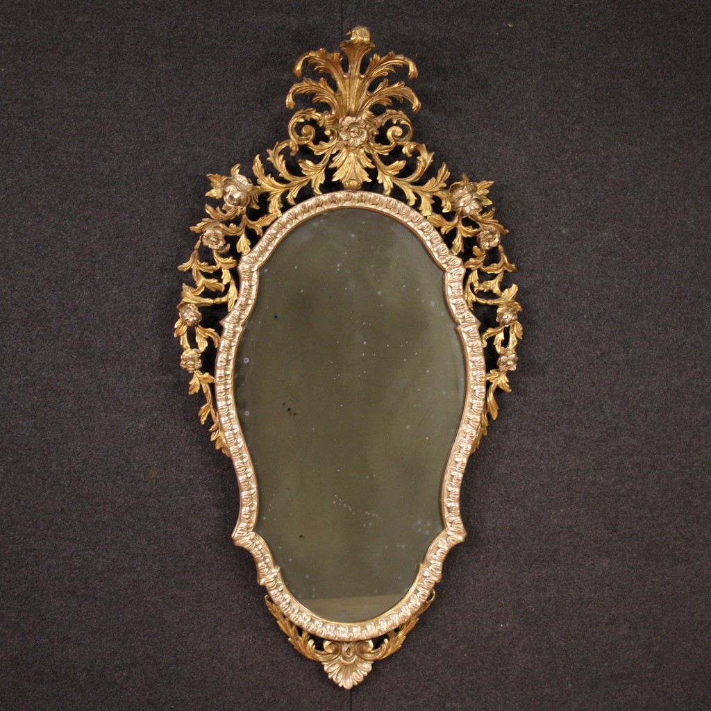 Miroir italien doré de style Louis XV du 20ème siècle