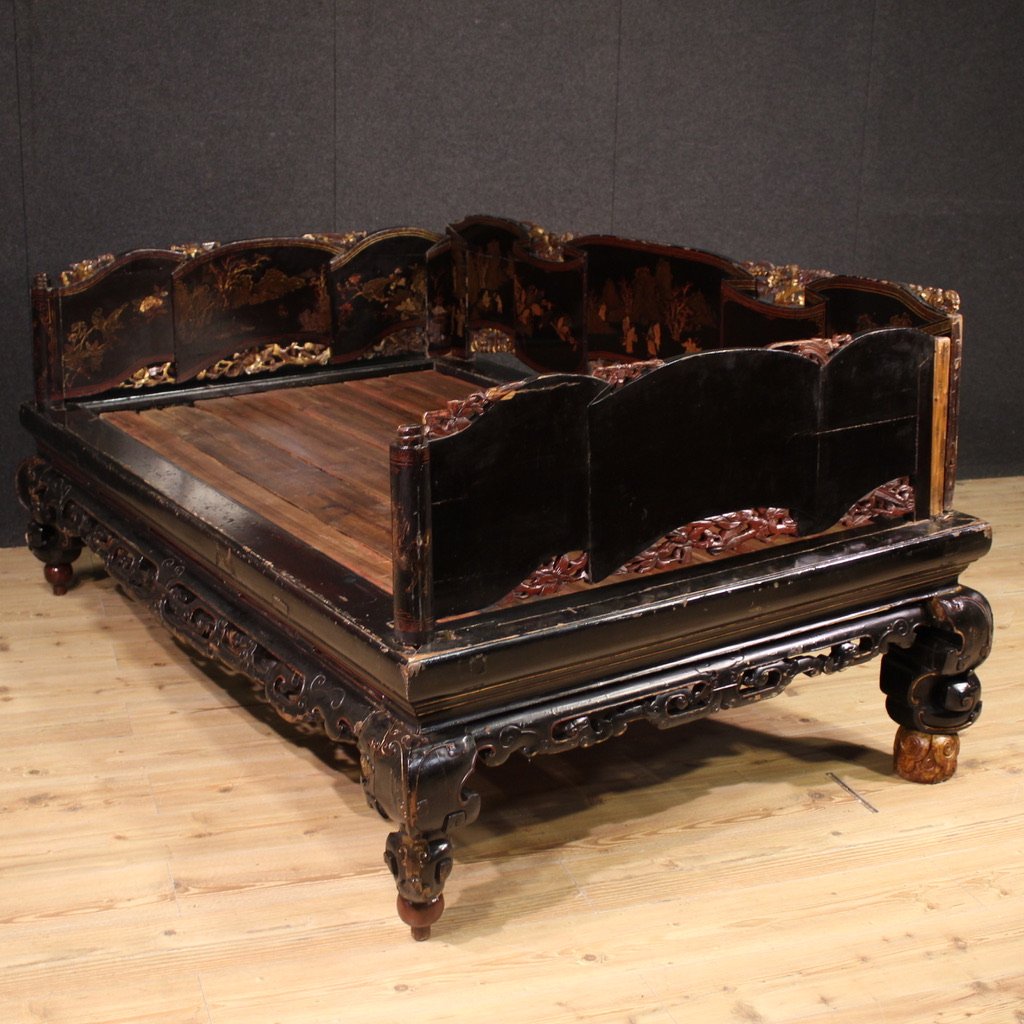 Great 19th Century Lacquered And Gilded Chinese Opium Bed-photo-1