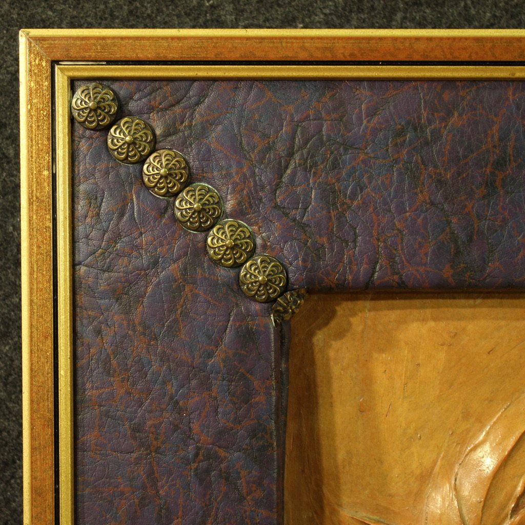 Bas-relief français en terre cuite, Vénus avec faune du 20ème siècle-photo-5