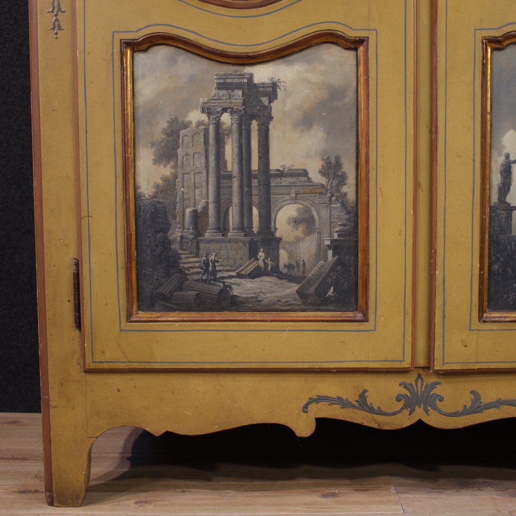 Small Lacquered, Gilded And Painted Piedmontese Wardrobe From The 20th Century-photo-1