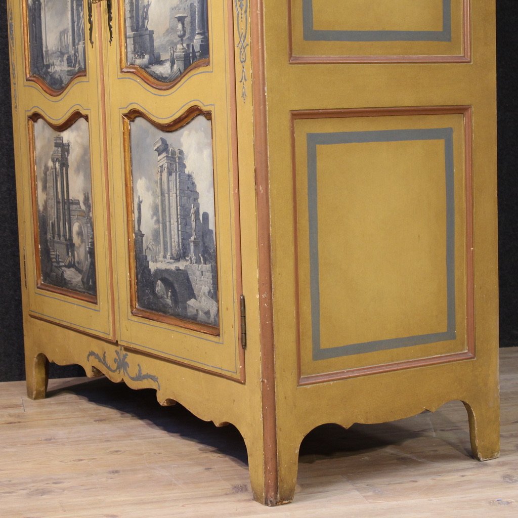 Small Lacquered, Gilded And Painted Piedmontese Wardrobe From The 20th Century-photo-4