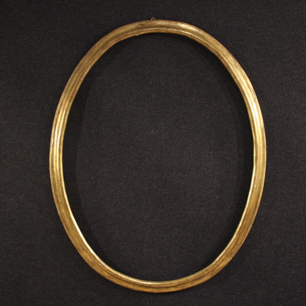 19th Century Italian Oval Gilded Frame