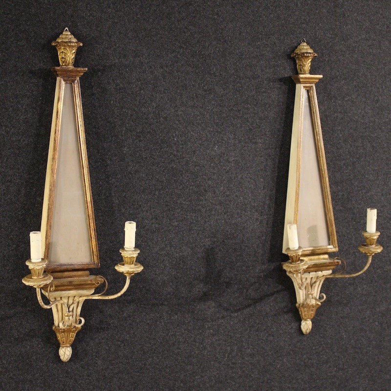 Paire d'appliques italiennes de style Louis XVI du 20ème siècle