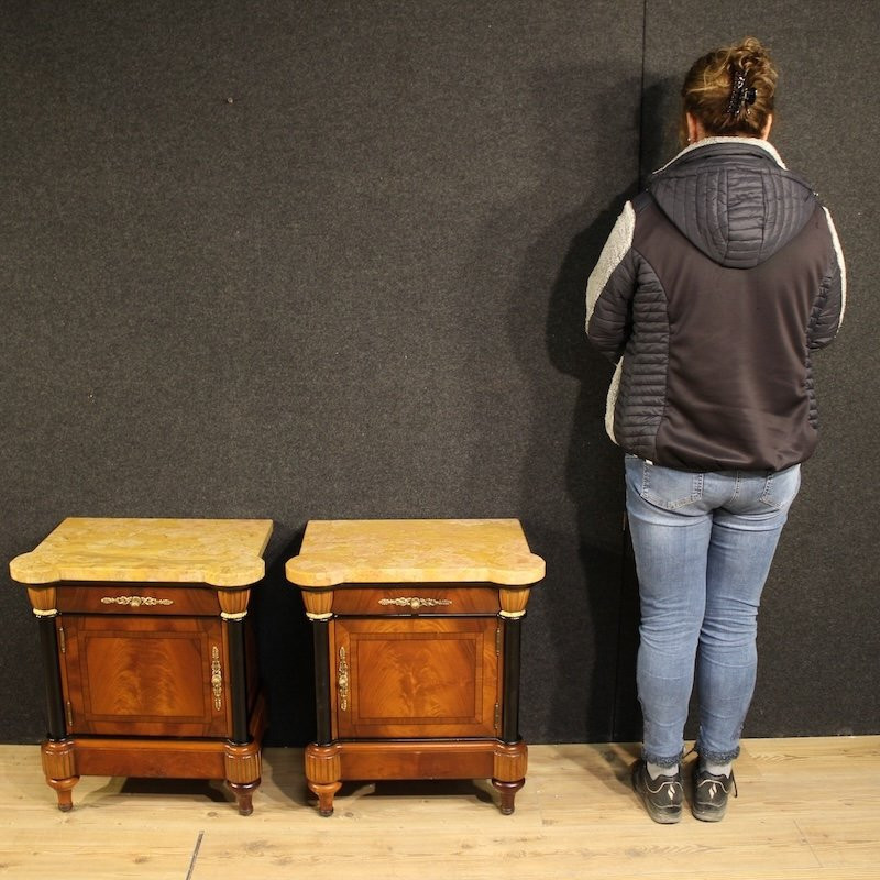 Paire de tables de chevet italiennes avec dessus en marbre du 20ème siècle-photo-2
