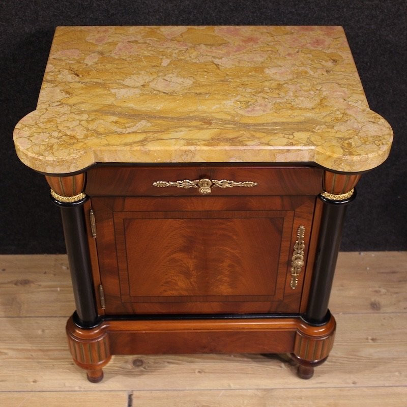 Paire de tables de chevet italiennes avec dessus en marbre du 20ème siècle-photo-2