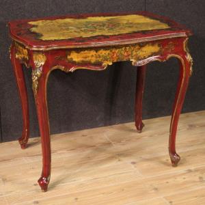 Venetian Side Table In Wood From The 20th Century