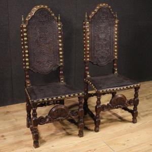 Paire de chaises italiennes anciennes en cuir du 18ème siècle