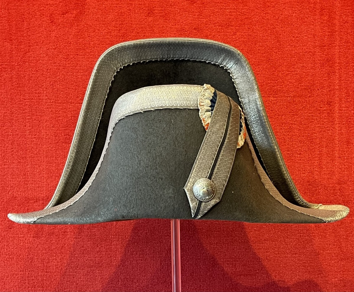 Chapeau Bicorne de Gendarme Modèle 1872, France Gendarmerie Troisième République