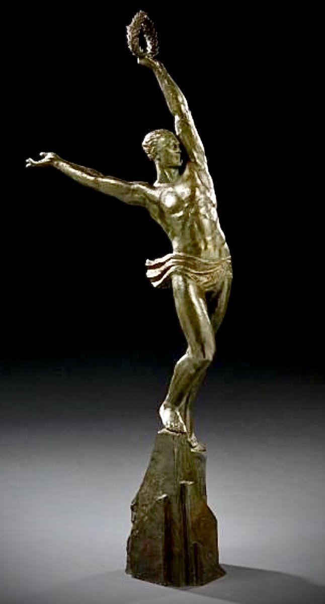 Jeux Olympiques  Bronze De Pierre Le Faguays 1892/1962  "victoire "