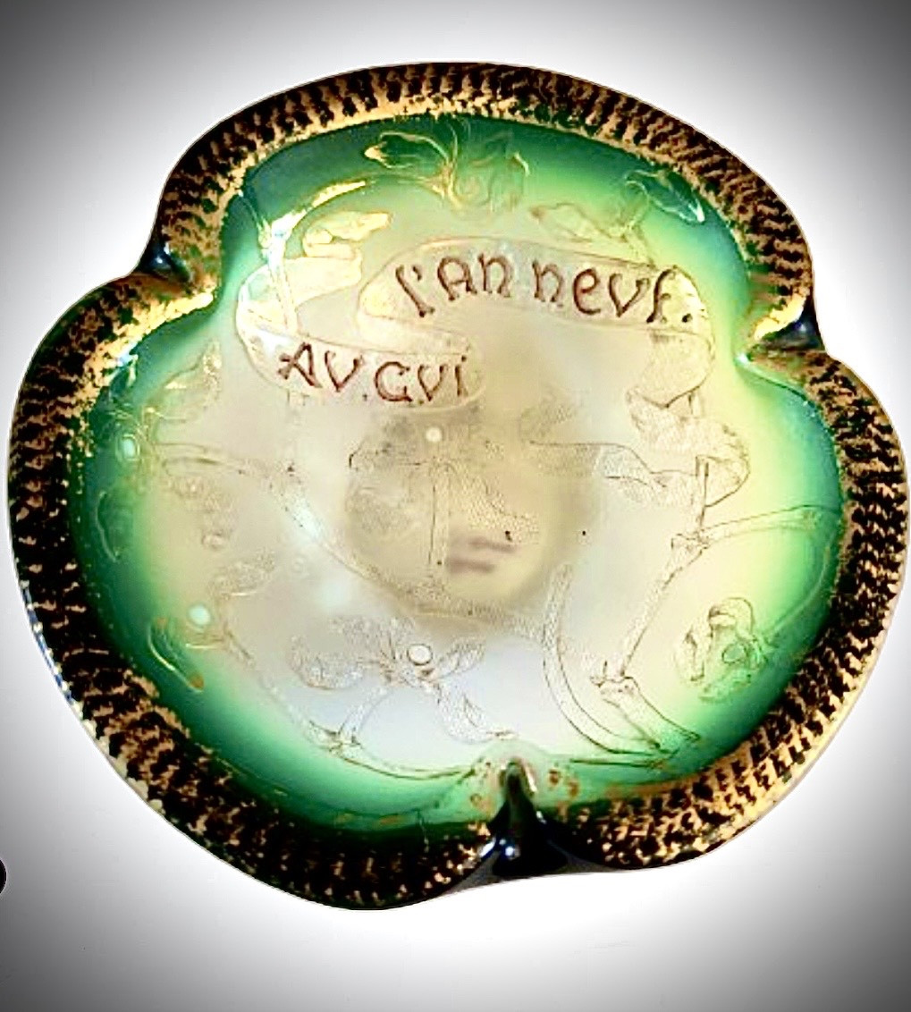 Daum cendrier trilobé 