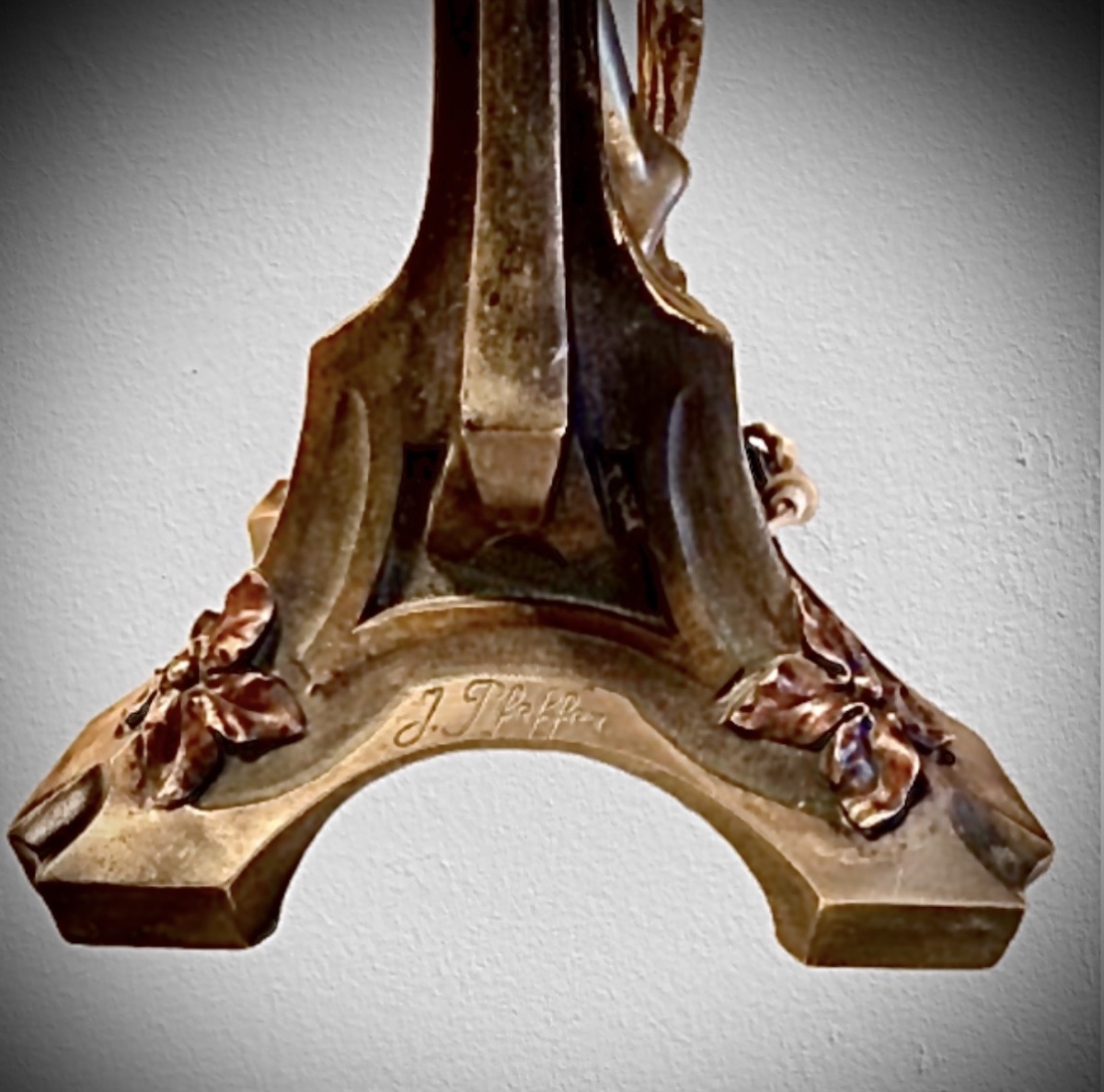 Important Art Nouveau Bronze Lamp By J. Pfeffer-photo-4