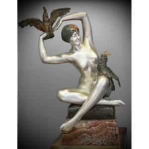 Gory Bronze Silver Woman Denudee