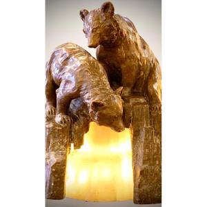 Sculpture en albâtre teintée représentant deux ours