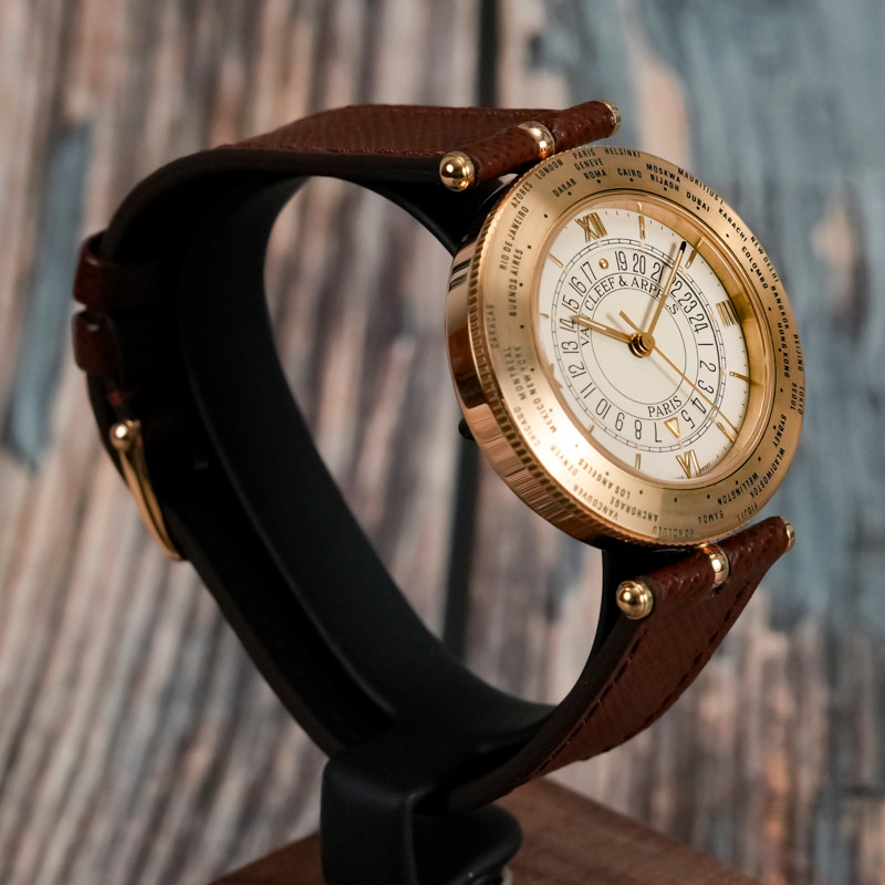 Van Cleef & Arpels  Traveler World Time Alarm Or Jaune 18kts -1990--photo-3