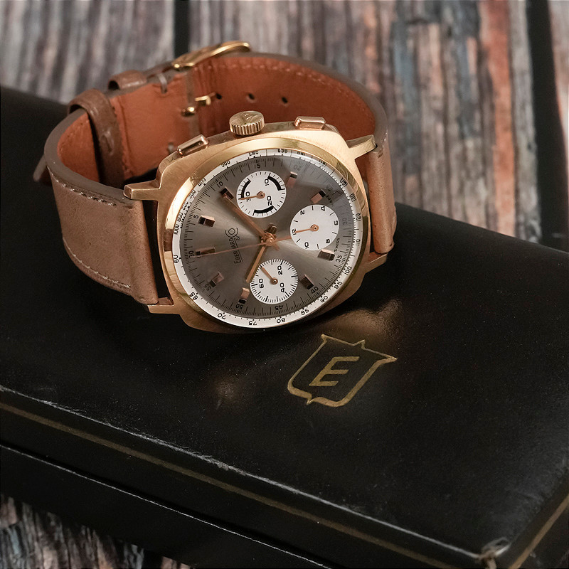 Eberhard & Co. Valjoux 72 Chronograph 18kt Yellow Gold -1968--photo-1