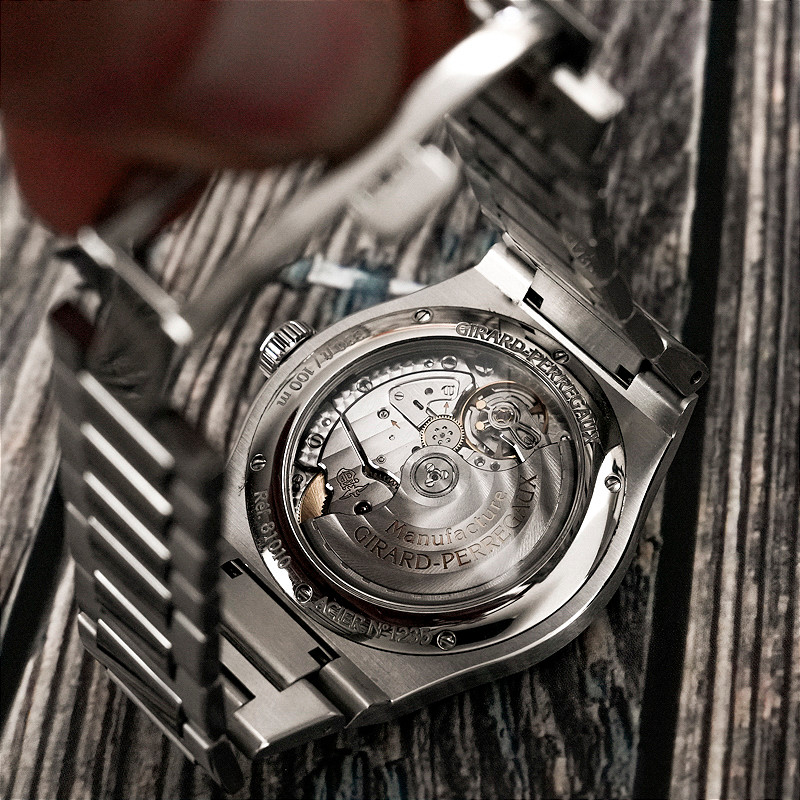 Girard Perregaux Laureato Date -2019--photo-1