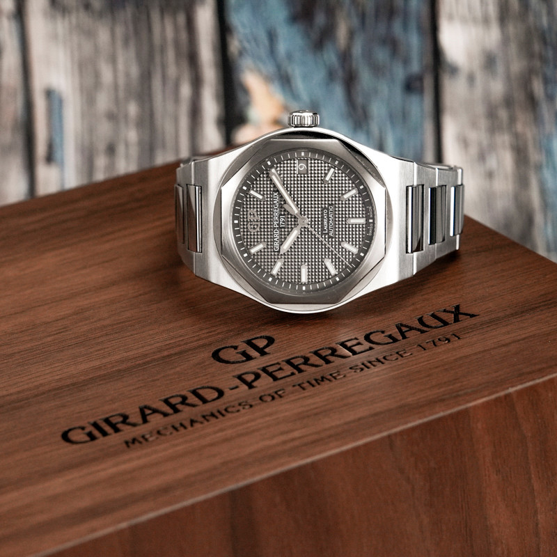 Girard Perregaux Laureato Date -2019--photo-2