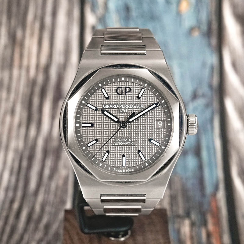 Girard Perregaux Laureato Date -2019-